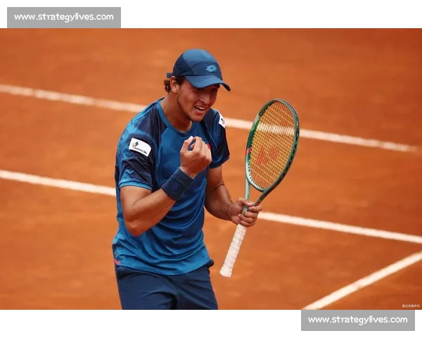 网坛新传奇！XX荣登网球世界冠军榜，统治力令人惊叹！