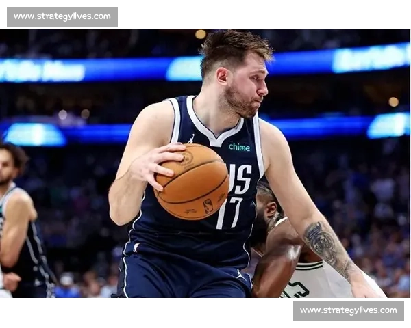 飞人降临！东契奇狂砍三双，独行侠掀翻绿衫军，黑马本色显露！